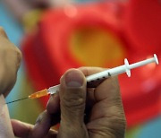 FDA 자문단, 백신 부스터샷 반대..접종 계획 차질 빚나