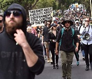 호주서 '코로나 봉쇄 반발' 대규모 시위..수백명 체포