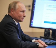러 푸틴 대통령, 자가격리 중 온라인 투표로 총선 참여
