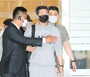 [포토] BTS RM, '안전한 경호 받으며'
