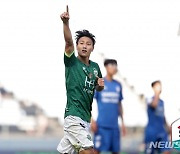 '백승호 결승골' 전북, 수원에 1-0 승..선두 울산과 1점 차