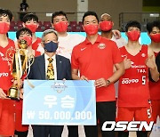 SK 전희철 감독 데뷔무대서 '컵대회 우승'..MVP 김선형   [오!쎈 상주]