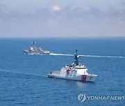 미 구축함 대만해협 통과..중국군, 대만 서남부 해역 실전훈련(종합)