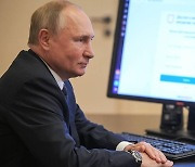 코로나 자가격리 푸틴, 온라인으로 총선 투표..교외 관저서