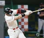 SSG '장수 용병' 로맥, 5년 연속 20홈런..외국인 두 번째