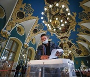 RUSSIA ELECTIONS VOTING