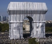 APTOPIX France Arc de Triomphe