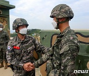 우도 장병들 격려하는 김태성 해병대사령관