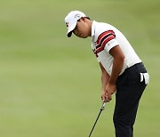 '4홀 연속 버디' 김시우, PGA 개막전 3R 공동 9위..선두와 4타차
