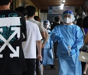 경남 양산 의료기관 관련 집단감염 확산..1차 백신접종률 71.1%