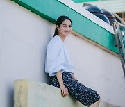 신민아, ♥김우빈도 놀랄 시골 패션..일바지에 꽃슬리퍼 '러블리'