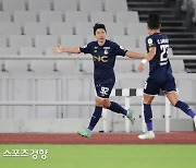 K리그2 서울 이랜드도 탈꼴찌, 대전에 2-1 승리..감독 사임한 안산은 10경기 만에 승리