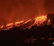 반세기 만에 분화..스페인령 카나리 제도서 화산 폭발