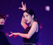 [포토] 권은비 '고혹적인 춤사위'
