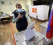 RUSSIA ELECTIONS VOTING