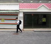[문정부 4년 DATA] 위기의 'K뷰티', 화장품 로드숍 폐업 30%↑