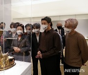 김정숙 여사, BTS와 'K-컬쳐 홍보'..메트로폴리탄 미술관 한국실 방문(종합)