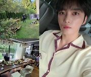 김재중, 집이야 고급 펜션이야? 으리으리 단독주택서 부모님과 "행복" [★SHOT!]