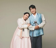 김영희♥윤승열, 한복 차려입은 신혼..10살 연상연하 부부