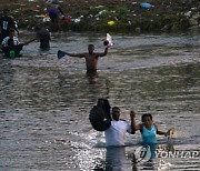 Mexico US Border Migrant