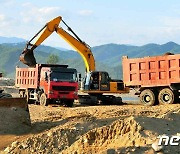 '큰물피해' 북한 함경남도 신흥군 복구 현장