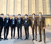 BTS가 뉴욕 유엔총회서 입은 옷, 숨겨진 의미 있었다