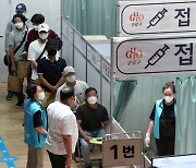 외국인노동자 집단감염 자주 발생.."임시센터·방문접종 추진"