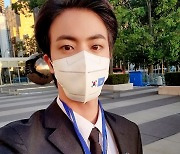 방탄소년단 진, 유엔에서 빛난 특사의 기품 러블리 매력