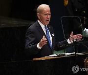 [1보] 바이든 "한반도 완전한 비핵화 위한 진지한 외교 추구"