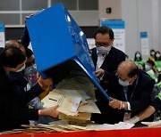 홍콩 선거인단 선거 99.7% 친중 후보 당선..야권 당선자 단 1명 나와