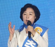 추미애 "이낙연 캠프가 野 '물타기' 도와줘"..與 경선후보들 '이낙연 협공'
