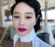 김혜수, 한지민 "띠용"하게 만든 과감한 비주얼.. 치명적 섹시美