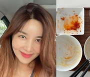 '한재석♥' 박솔미, 싹싹 비운 아침밥..육아는 역시 '밥심'
