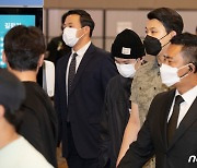 방탄소년단 슈가, 철통 경호 속 입국