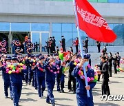 청년세대 독려하는 북한 "청춘의 삶, 안락에 있지 않다"