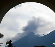 화산재 내뿜는 푸에고 화산