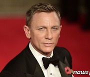 '007 시리즈' 대니얼 크레이그, 英 해군 명예사령관 됐다