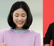 '전참시' 이수경, 인생 첫 예능 도전..김남길과 동반 출연