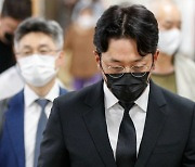 '프로포폴 투약' 하정우, 항소 포기..벌금 3000만원 확정