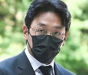'프로포폴 불법 투약' 하정우, 항소 포기..벌금 3천만원 확정