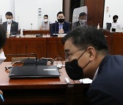 文대통령 "충분히 검토" 당부에도..與, 언론중재법 강행 태세