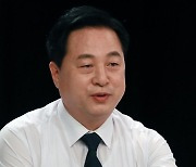 토론회 참석한 김두관 후보