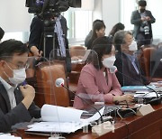 [포토]언론중재법 여야협의체 회의, '발언하는 전주혜'