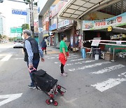 추석 연휴 뒤 확진자 폭증 "중증 병상 챙겨야"