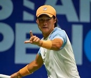 권순우, 아스타나 오픈 정상..18년만에 한국인 투어 우승