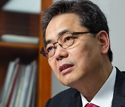200만원대 월급 주던 화천대유, '50억 퇴직금' 왜..곽상도에 쏠리는 의혹들