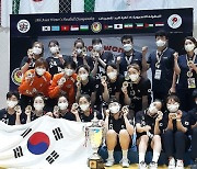 한국 여자핸드볼, 일본에 9골 차 대승..아시아선수권 5연패 달성
