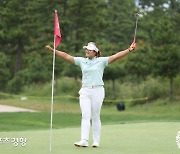 최혜진 꺾고 통산 3승 유해란 "두 번째 연장, 써드샷부터 긴장이 싹 풀렸다."