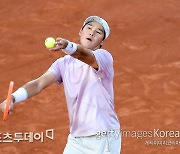 '해냈다' 권순우, 한국 선수로 18년 만에 ATP 투어 단식 우승