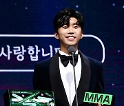 임영웅, 트로트 가수 브랜드평판 1위..이찬원 2위·영탁 3위